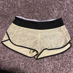 Lululemon Speed Low-Rise short 4-way stretch 2.5”